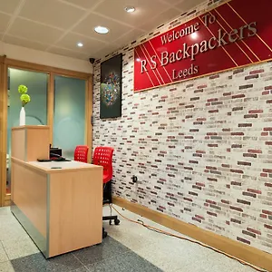 Russell Scott Backpackers Verenigd Koninkrijk